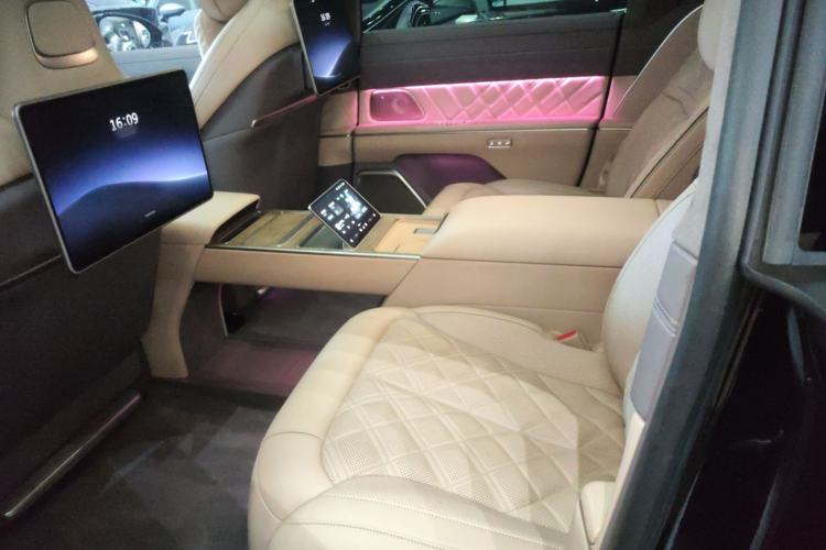 Used Nio ET9 2025 100kWh Signature Edition
