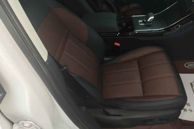 Used Land Rover Range Evoque 2024 Aurora L 249 PS Prestige Light-Chasing Edition
