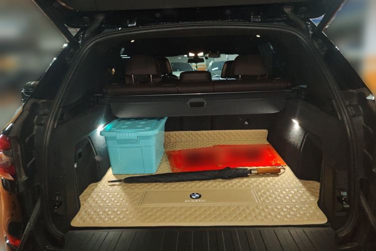 Used BMW X5 2022 xDrive 40Li Luxury Edition M Sport Package Trunk