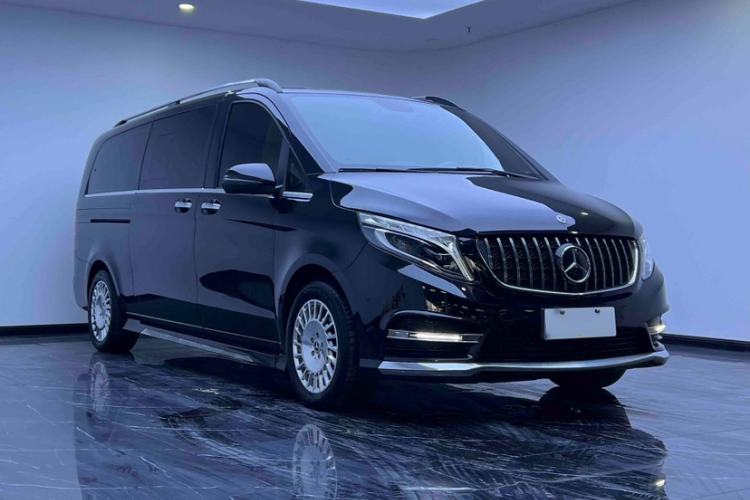 Used Mercedes-Benz V-Class 2018 V250 2.0T Extended Version 5.37 meters Middle East Edition