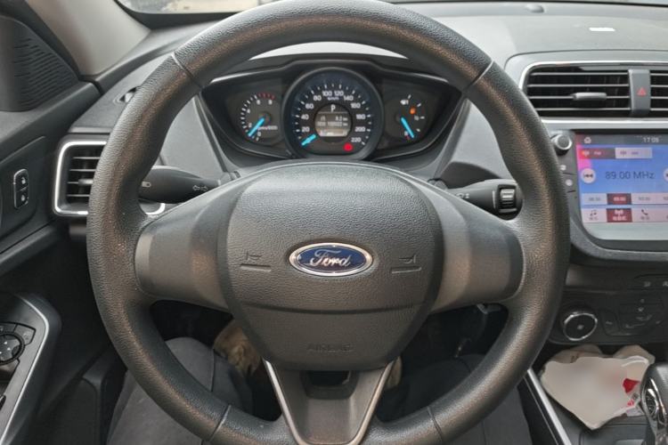 Used Ford Escort 2019 Revised 1.5L Automatic ZhiXiang Version (Tire Pressure Monitoring) China VI Standard Steering Wheel