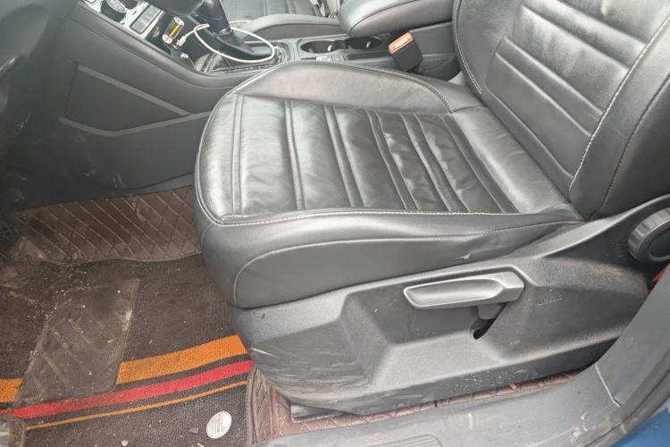 Used Volkswagen Touran 2016 Volkswagen Touran L 280TSI DSG Comfort Edition Left Front Seat