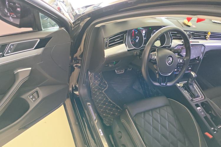 Used Volkswagen Magotan GTE Plug-in Hybrid 2020 GTE Luxury Model Driver Seat