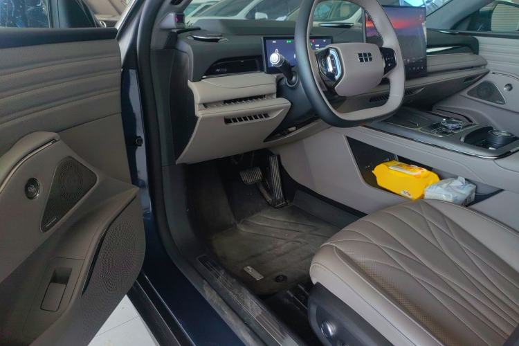 Used Geely Galaxy 8 2025 130km EM-P Starship Edition