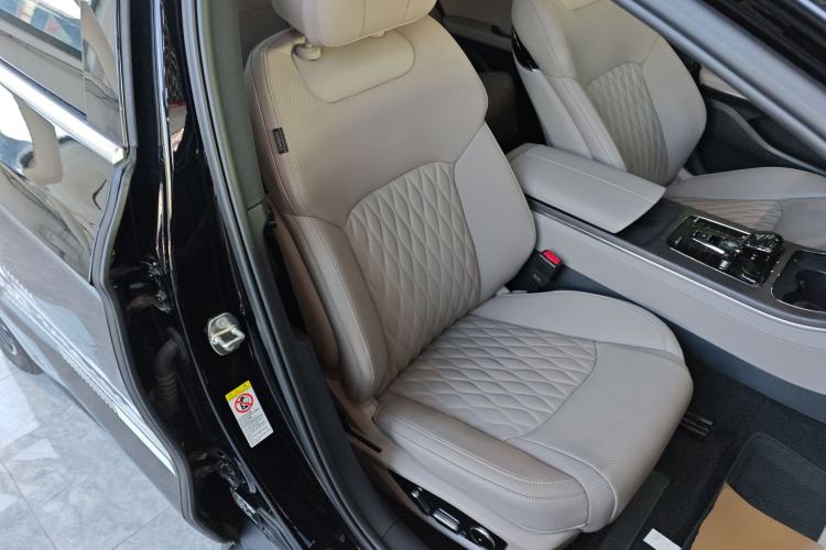 Used BYD Han 2025 EV with 701 km of Laser Radar-Enabled Intelligent Driving
