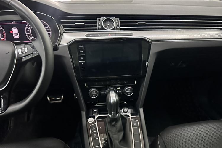 Used Volkswagen FAW-Volkswagen CC 2019 330TSI Glamour Edition China V Standard Interior 3