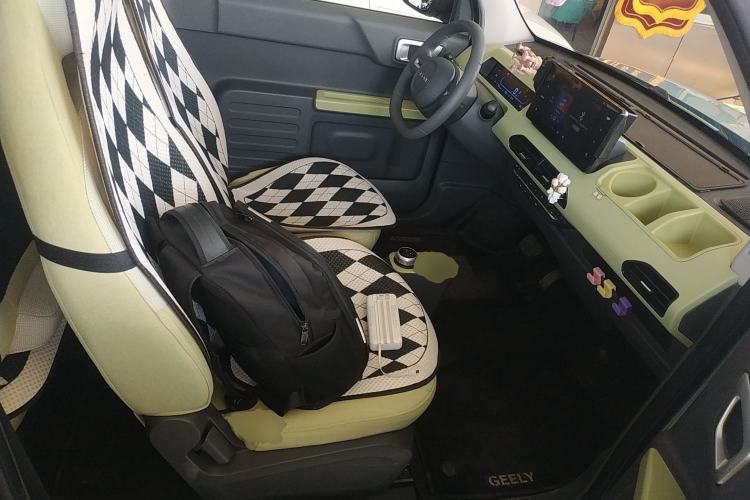 Used Geely Galaxy Panda 2024 Panda Mini 200km Endurance Bear
