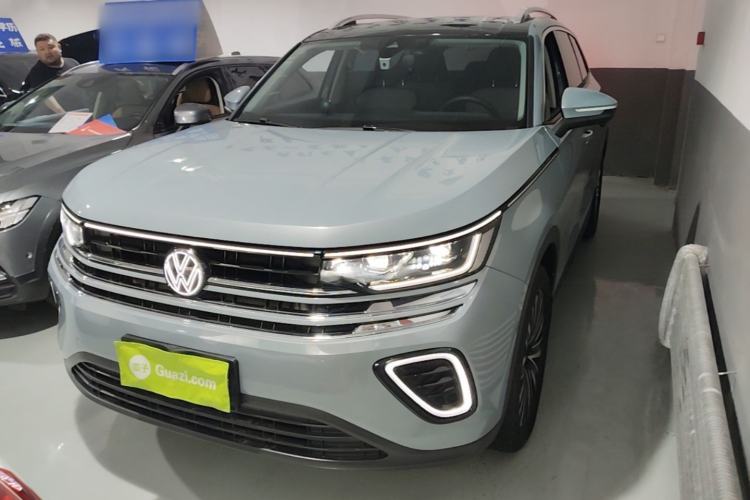 Used Volkswagen Tavendor 2023 330TSI Luxury Touring Edition
