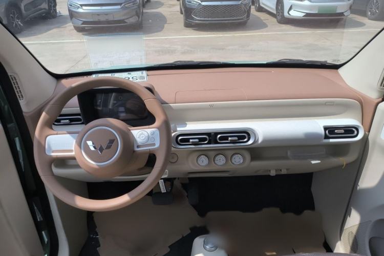 Used Wuling Hongguang MINIEV 2024 3rd Generation 215km Youth Edition Interior 1