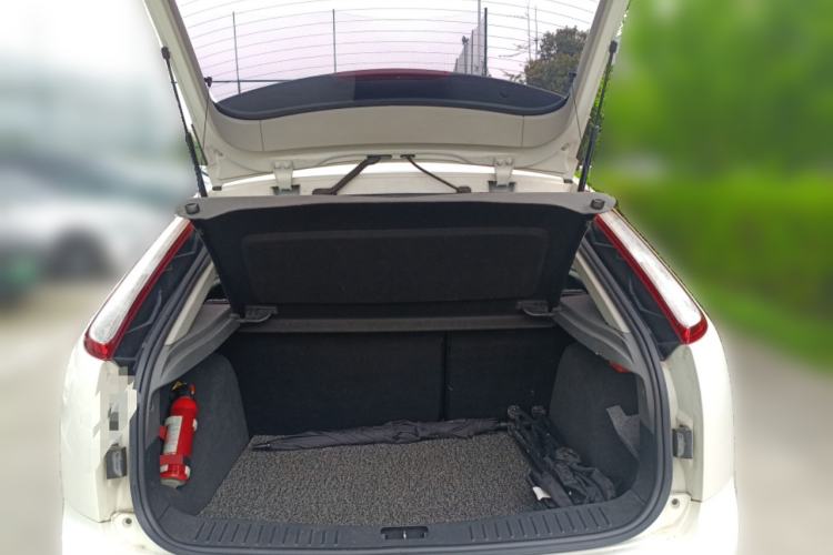 Used Ford Focus 2013 Hatchback Classic 1.8L Automatic Base Model Trunk