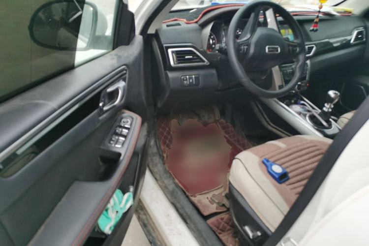 Used Zotye Domy X5 2017 Classic Edition 1.5T Manual Luxury Model
