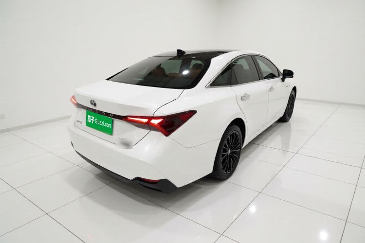 Used Toyota Avalon 2019 Dual-Engine 2.5L Limited Flagship Edition China VI Standard