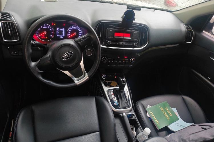 Used Kia KX3 2015 1.6L Automatic Two-Wheel Drive DLX Center Console