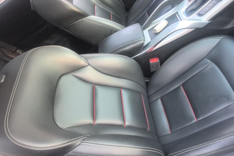 Used Geely Auto Emgrand X7 Sport 2018 1.8TD Automatic Two-Wheel Drive Smart Connect 4G Internet Edition
