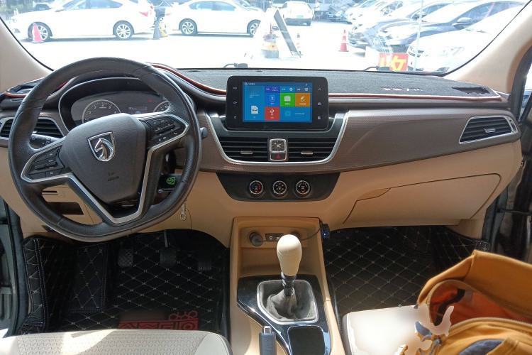 Used Baojun 730 2017 1.5T Manual Fashion Version 7 Seats China V Emission Standard
