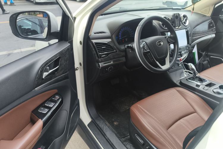 Used BYD S7 2016 2.0T Automatic Prestige Plus Driver Seat