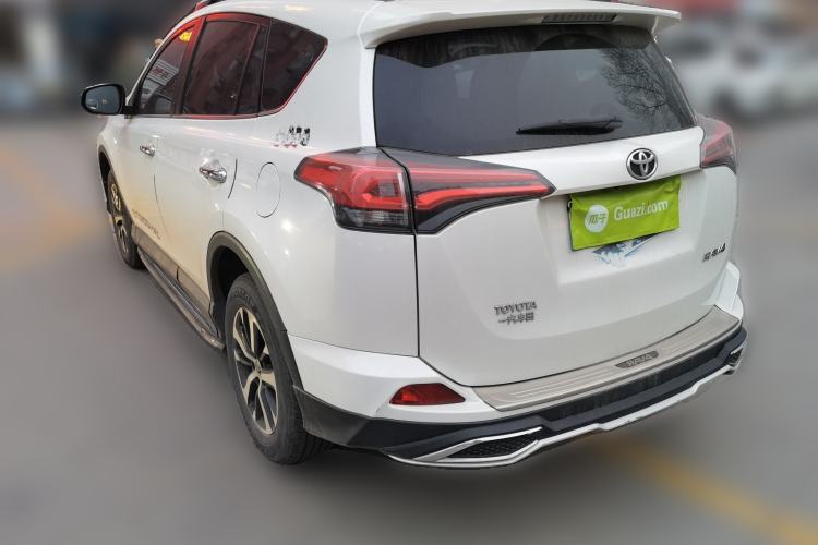 Used Toyota RAV4 2016 2.0L CVT Two-Wheel Drive Fashion Edition China V Standard Rear Left 45 Deg