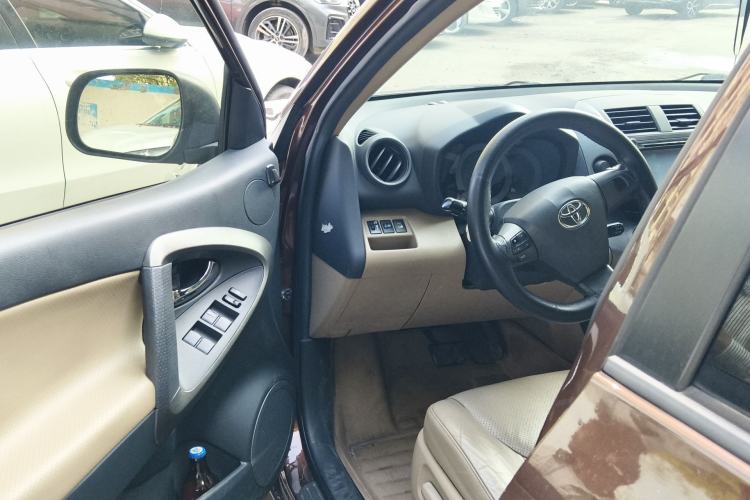 Used Toyota RAV4 2010 2.0L Automatic Deluxe Upgrade Edition Driver Seat