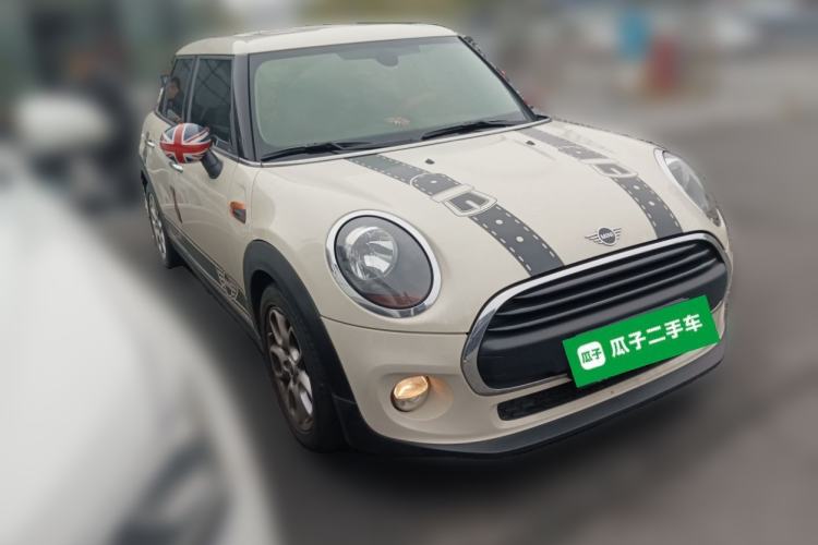Used MINI 2018 1.5T ONE Five-Door Edition Front Right 45 Deg