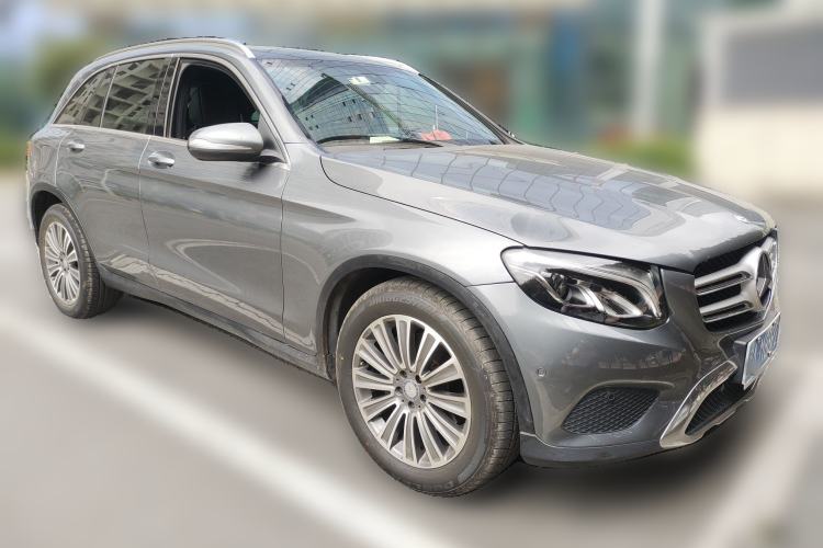 Used Mercedes-Benz GLC 2016 GLC 260 4MATIC Dynamic Edition Front Right 45 Deg