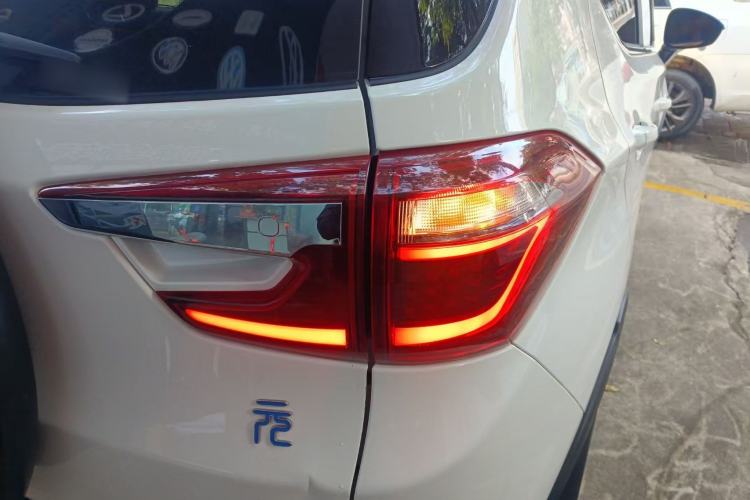 Used BYD Yuan New Energy 2018 EV360 Smart Connect Cool Edition Right Rear Taillight