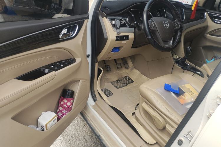 Used Baojun 730 2016 1.5T Manual Luxury Edition 7 Seats
