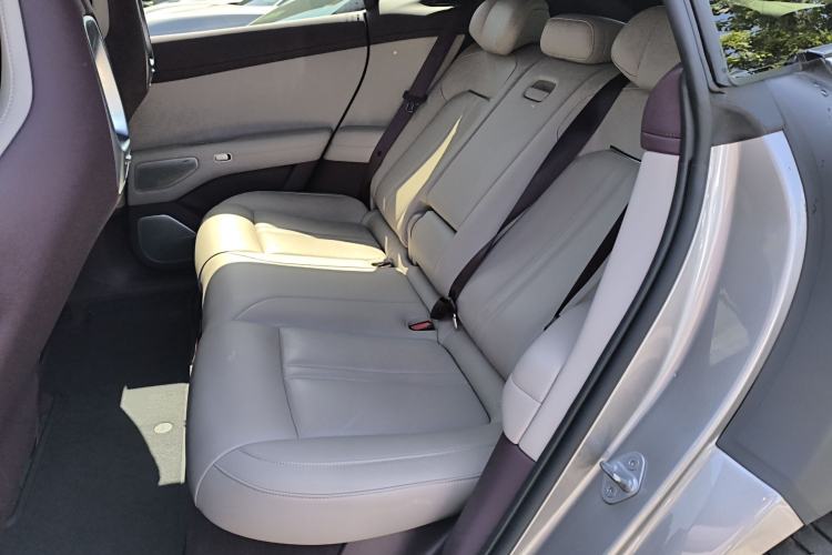 Used Xiaomi Auto YU7 2025 Ultra-Long Range High-Performance All-Wheel-Drive Max Edition
