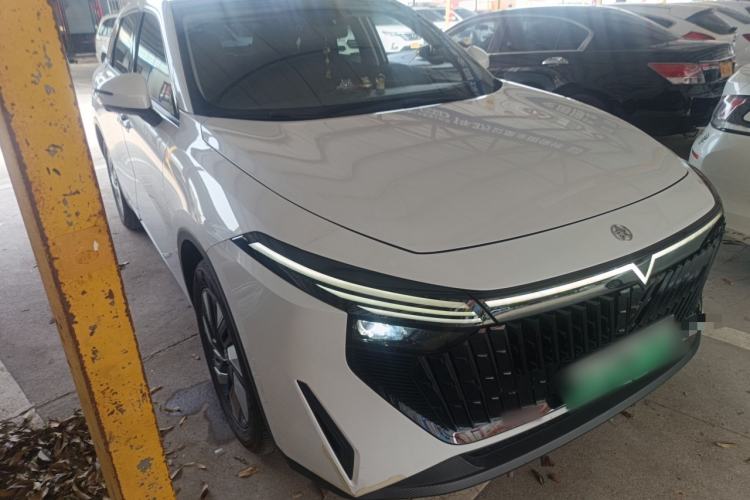 Used Venucia V DD-i 2023 110 km iE Version Front Right 45 Deg