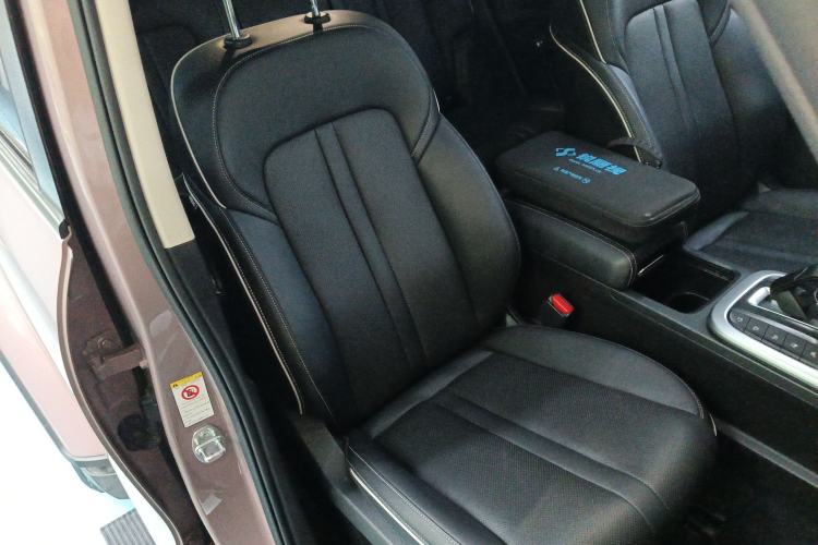 Used Tank 300 2023 City Edition 2.0T—Stylish as Ever Right Front Seat