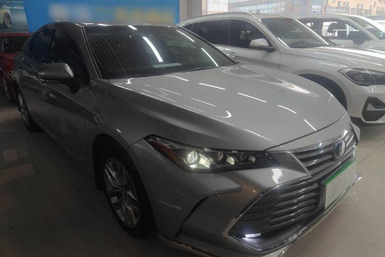 Used Toyota Avalon 2019 Dual-Engine 2.5L Luxury Edition China VI Standard
