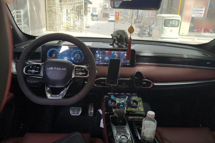 Used JETOUR X70 PLUS 2021 1.6T DCT Tian 7-seater Center Console
