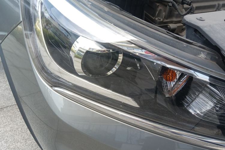 Used Baojun 310W 2017 1.5L Manual Fashion Edition China VI Right Front Headlight