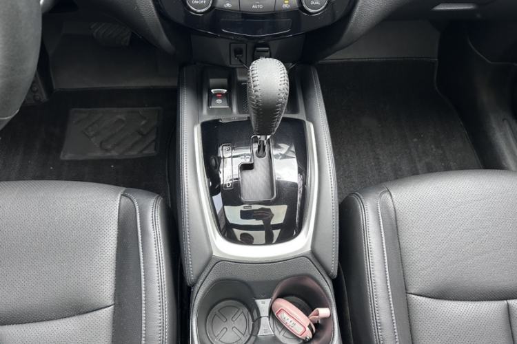 Used Nissan X-Trail 2020 2.0L XL ITS CVT 2WD SmartConnect Comfort Edition Gear Lever