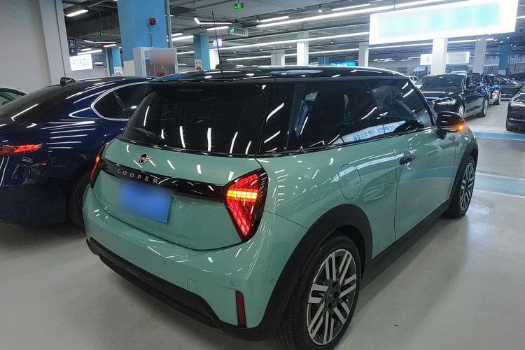 Used MINI 2025 1.5T COOPER Classic Edition
