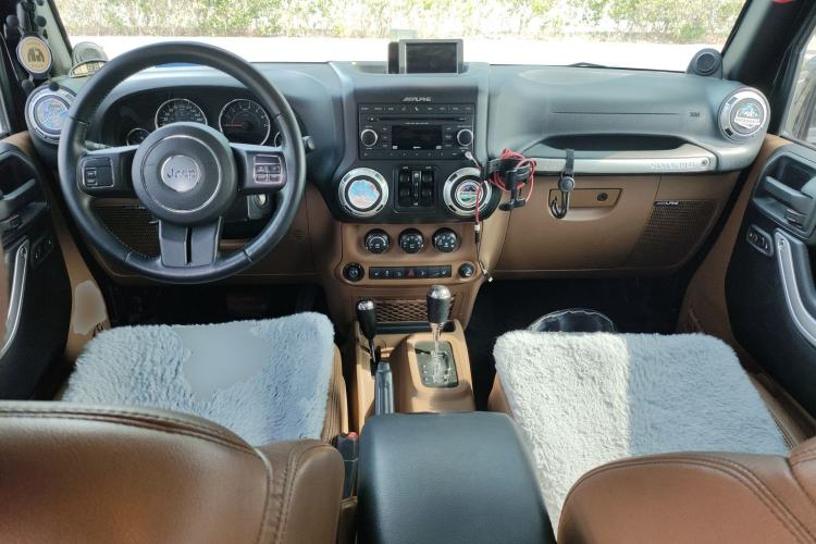 Used Jeep Wrangler 2013 3.6L Sahara Four-Door Edition
