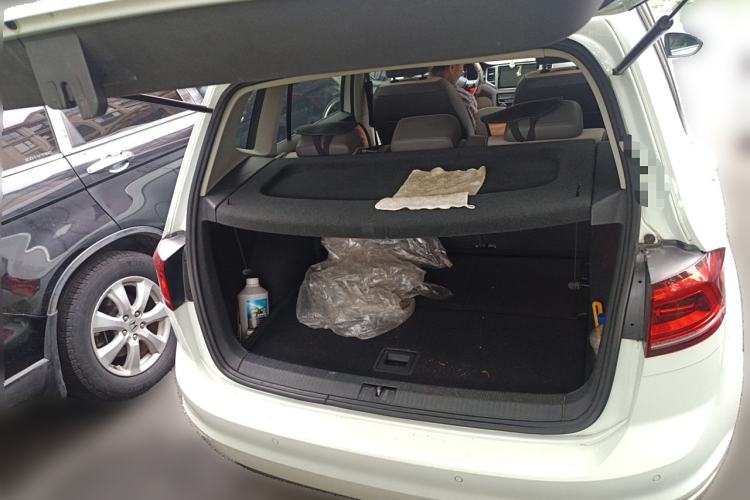 Used Volkswagen Golf Sportsvan 2016 230TSI Automatic Luxury Version
