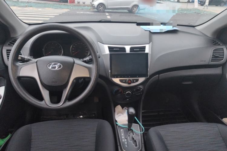 Used Hyundai Verna Ray 2014 1.4L Automatic GLX
