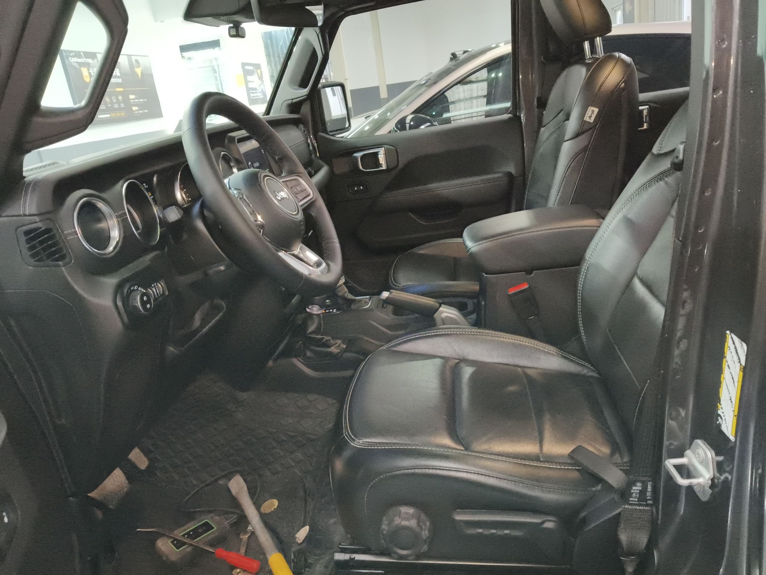 Переднее сиденье в автомобиле