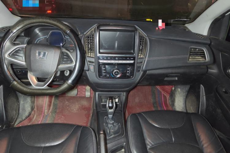 Used Luxgen S3 2016 1.6L CVT Flagship Edition Center Console