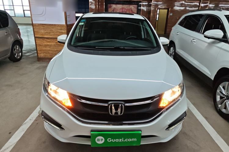 Used Honda Jade 2017 1.8L automatic Comfort version 5 seats
