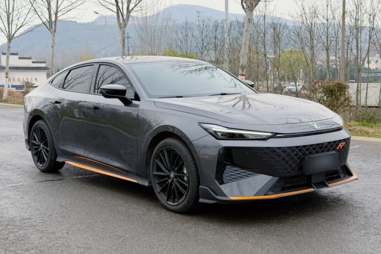 Used Changan UNI-V 2024 1.5T Prestige Sport Edition