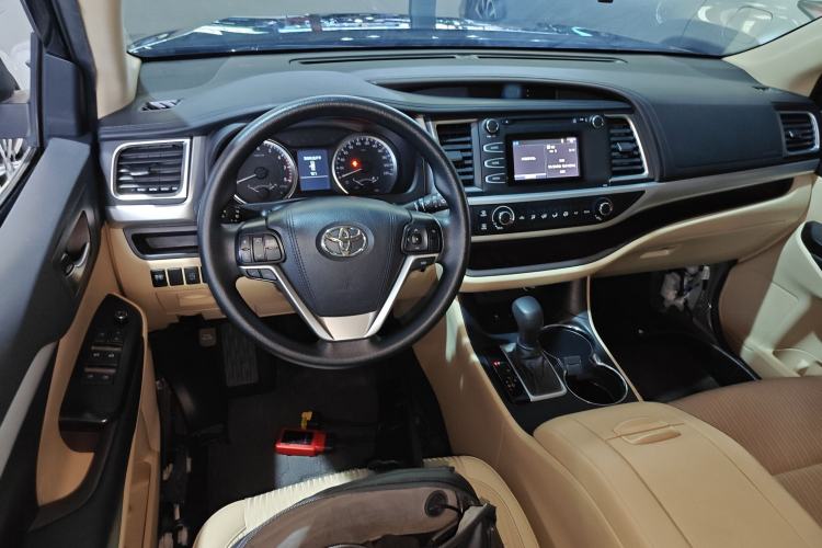Used Toyota Highlander 2021 2.0T Two-Wheel Drive Elite Version 7-Seater Steering Wheel