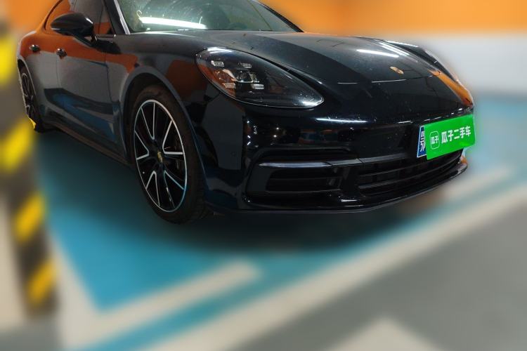 Used Porsche Panamera 2017 Panamera 3.0T Front Right 45 Deg