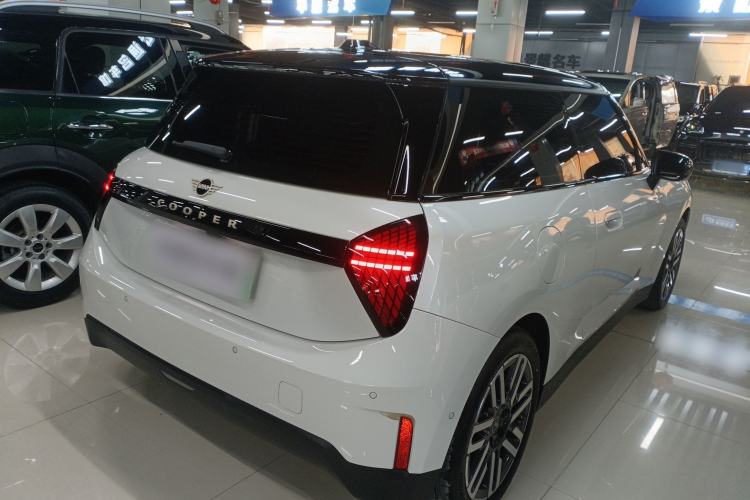 Used MINI Electric MINI COOPER 2025 456km COOPER E Classic Style
