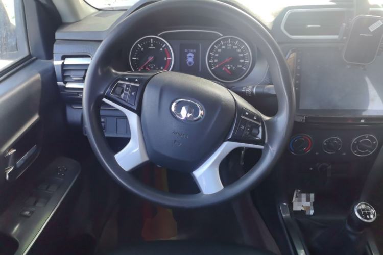 Used Great Wall Wingle 5 2017 2.0T European Version Diesel Two-Wheel Drive Advanced Large Double-Cab GW4D20E
