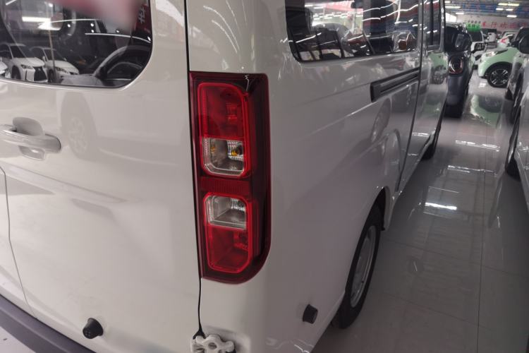 Used Wuling Yangguang 2025 Model 400km Bus Edition—Comfort Edition Right Rear Taillight