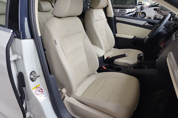 Used Volkswagen Sagitar 2014 Revised Version 1.4TSI Manual Luxury Edition
