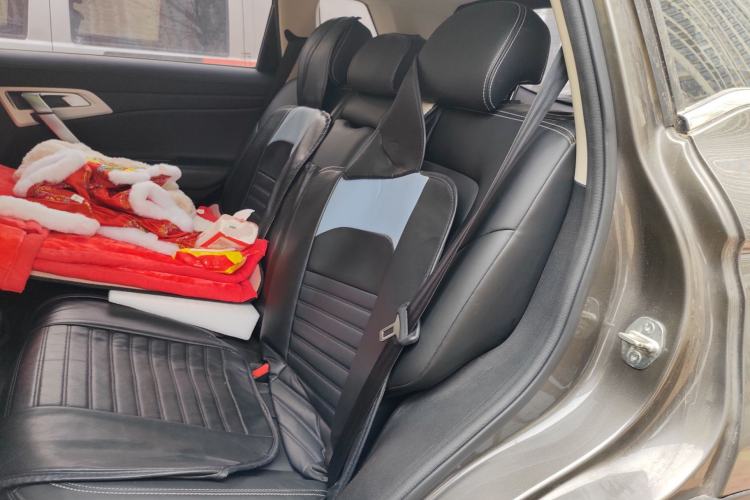 Used Geely Auto Emgrand X7 Sport 2018 1.8TD Automatic Two-Wheel Drive Smart Connect 4G Internet Edition