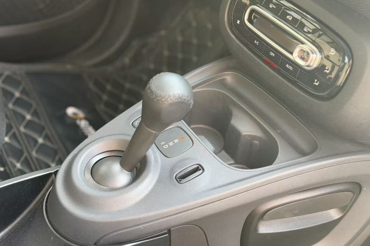 Used smart fortwo 2018 1.0L 52kW Hardtop Passion Edition China V Standard
