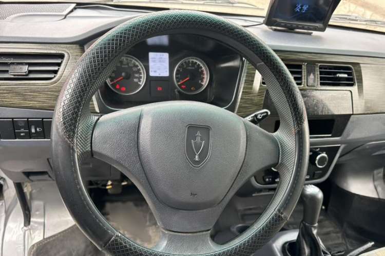 Used Jinbei Hiace X30 2023 1.5L Super-Enjoyment Van 2/5 Seats Non-Air-Conditioned Version SWC15M